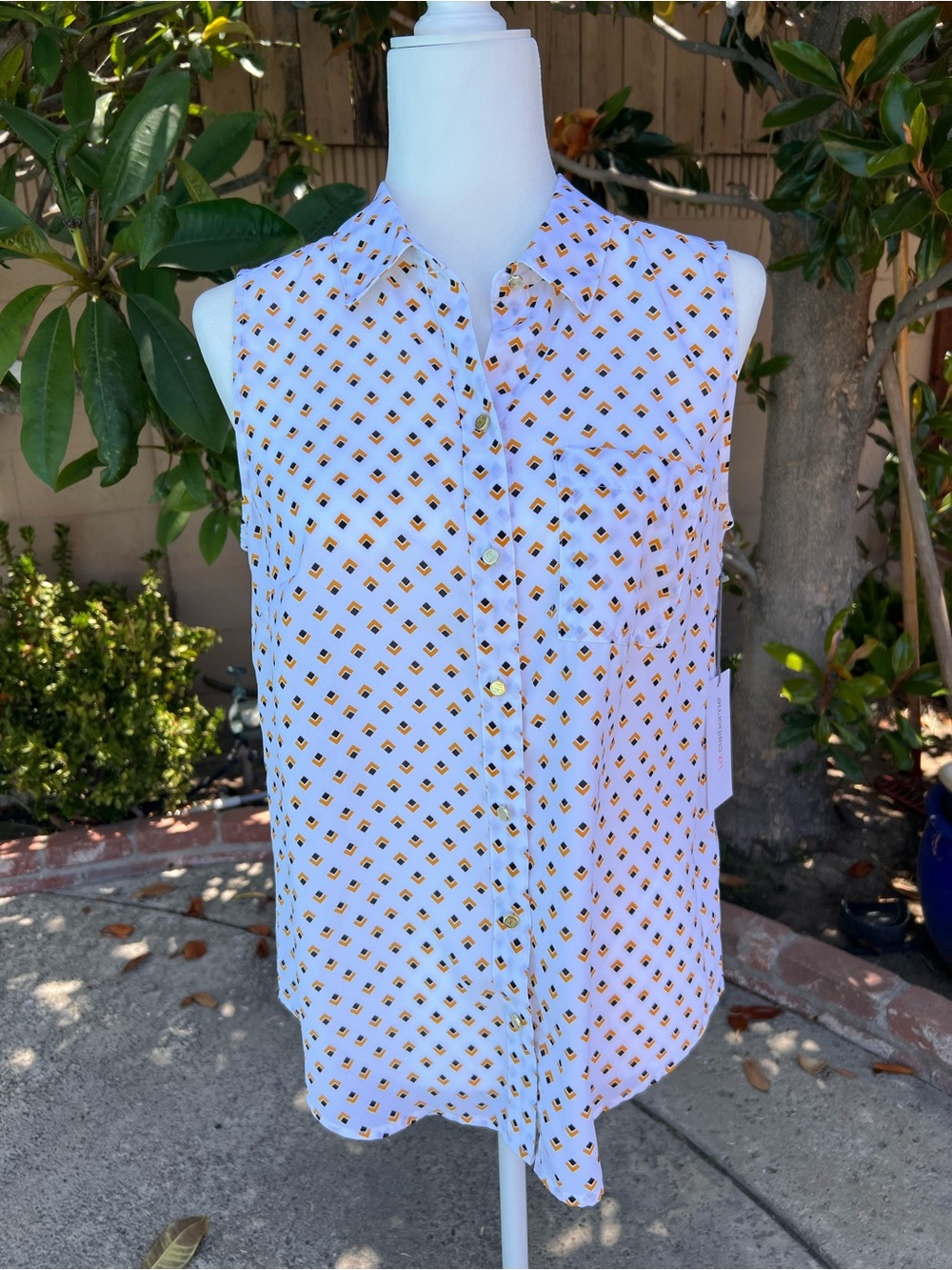 Liz Claiborne Women’s Turquoise Print Shirt with White and Gold Print Shirt - Picture 7 of 8